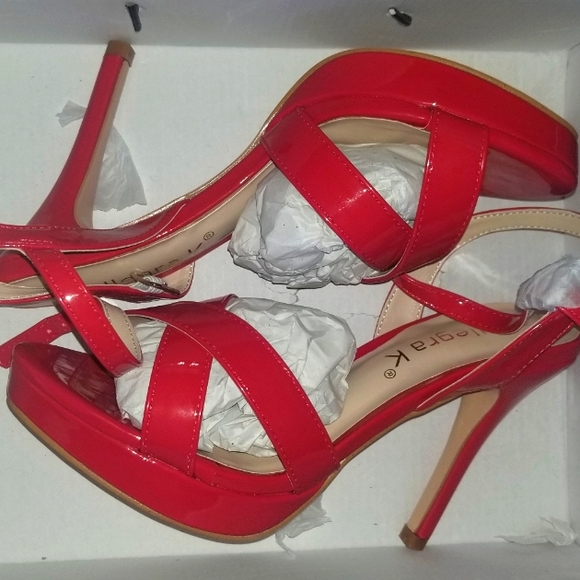 Shoes - Allegra red heels size 7